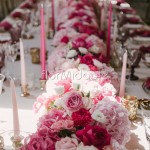 Runner floreale rosa e fucsia per tavolo reale